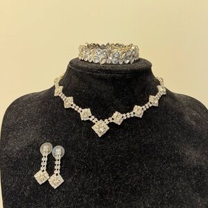 Women’s Sterling Silver Elegant Silver Jewelry Set